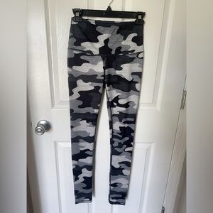 Reebok Black and Gray Leggings Athletic Stretch Fit